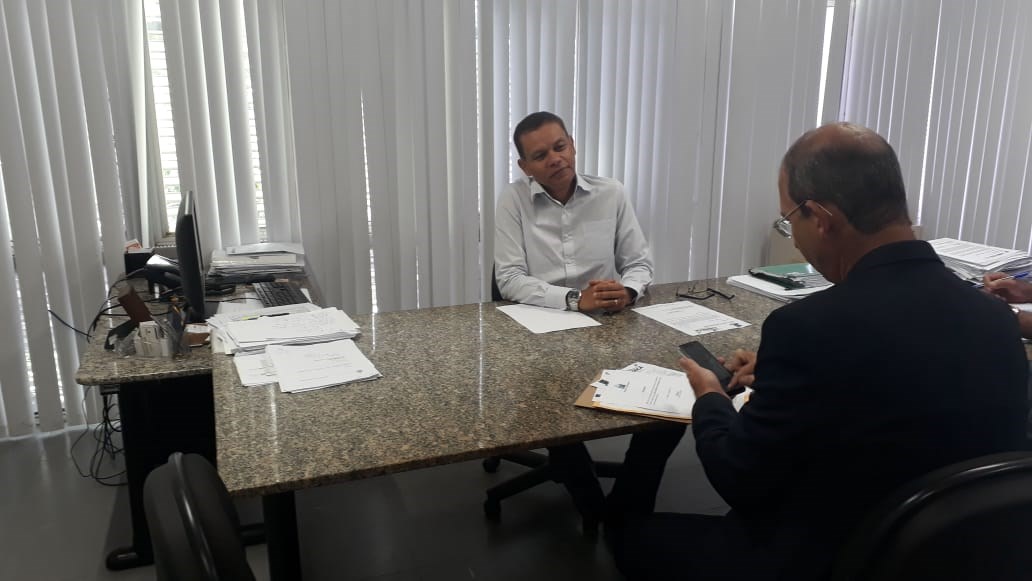 Prefeito Oziel  conquista Iluminação do trevo,  Asfalto do Centro e Torre de Sinal para Jacareci